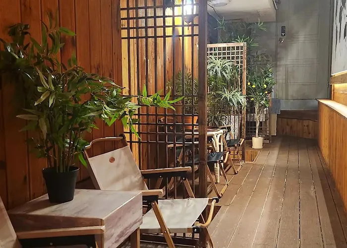 홍대입구역 도보 7분#많은친구#4br#7bed#2bath#urban Forest Villa