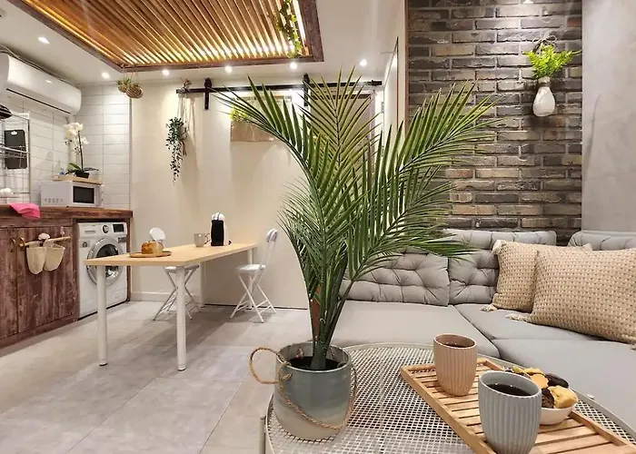 홍대입구역 도보 7분#많은친구#4br#7bed#2bath#urban Forest Villa Séoul