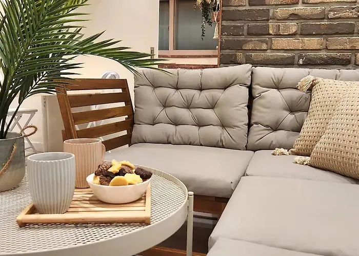 홍대입구역 도보 7분#많은친구#4br#7bed#2bath#urban Forest Villa