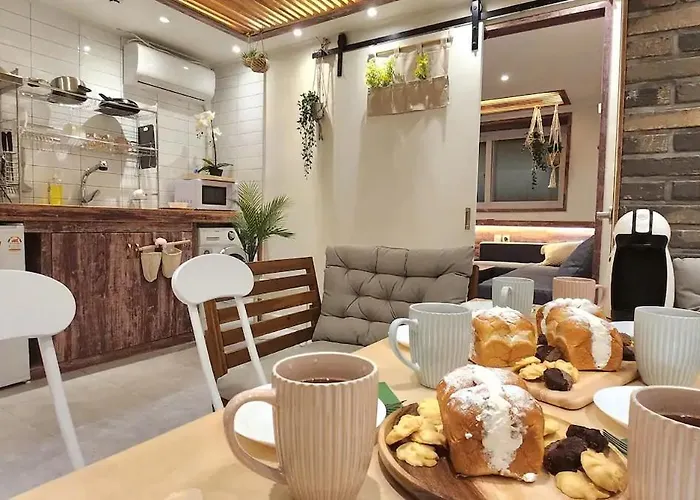 Villa 홍대입구역 도보 7분#많은친구#4br#7bed#2bath#urban Forest *