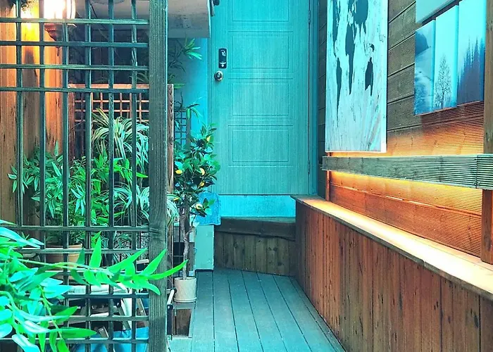 홍대입구역 도보 7분#많은친구#4br#7bed#2bath#urban Forest Villa