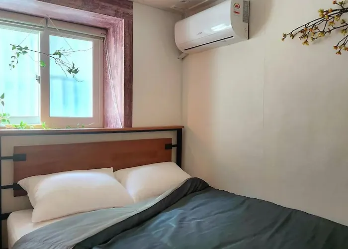 홍대입구역 도보 7분#많은친구#4br#7bed#2bath#urban Forest Séoul