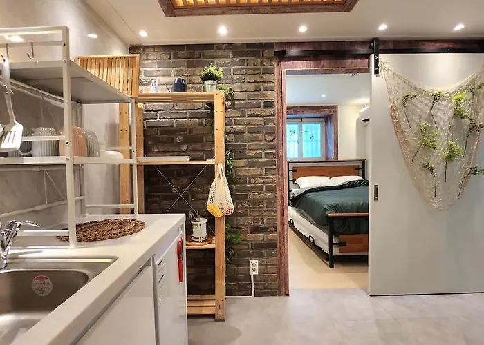 홍대입구역 도보 7분#많은친구#4br#7bed#2bath#urban Forest Villa