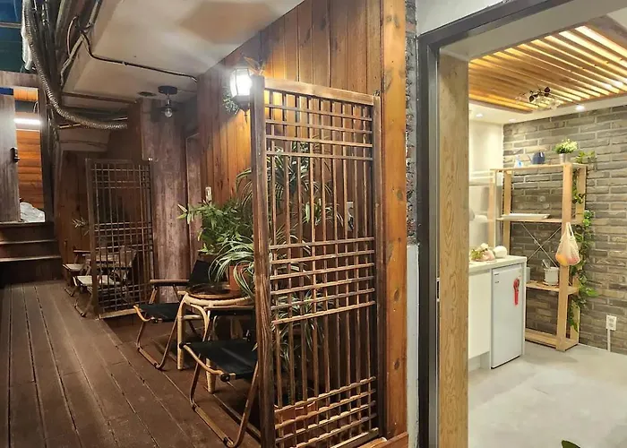 Villa 홍대입구역 도보 7분#많은친구#4br#7bed#2bath#urban Forest