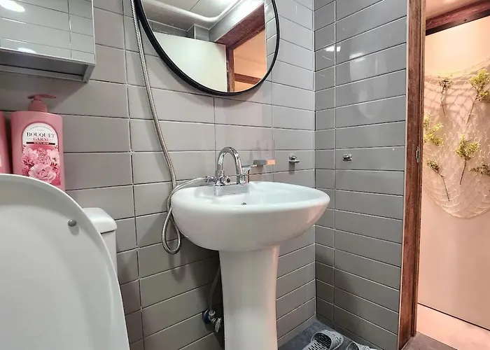 홍대입구역 도보 7분#많은친구#4br#7bed#2bath#urban Forest Villa